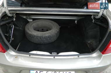 Седан Renault Logan 2011 в 