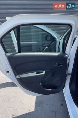 Седан Renault Logan 2017 в 
