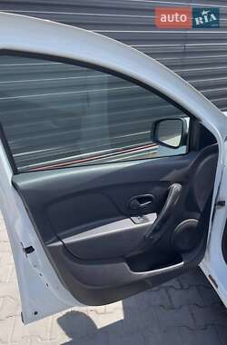 Седан Renault Logan 2017 в 