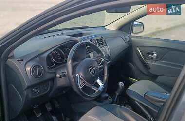 Седан Renault Logan 2020 в 