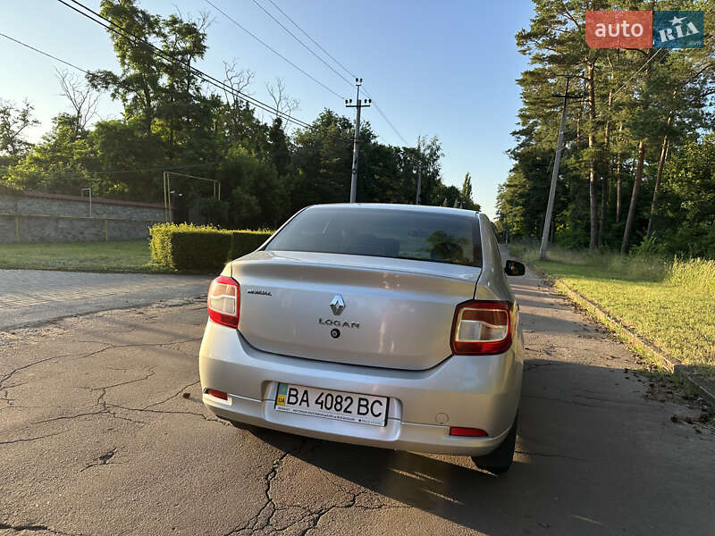 Седан Renault Logan 2013 в Кропивницком