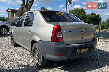Седан Renault Logan 2010 в 