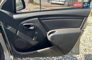 Седан Renault Logan 2010 в 