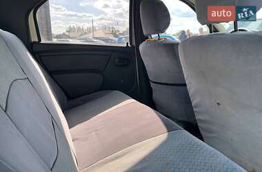 Седан Renault Logan 2010 в 
