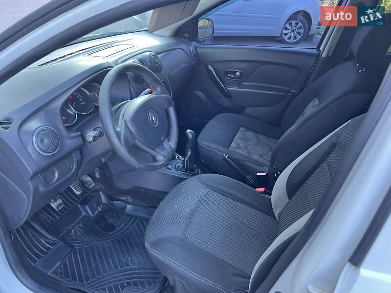 Седан Renault Logan 2013 в Харкові