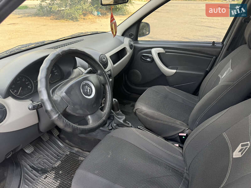 Седан Renault Logan 2010 в Новомосковске
