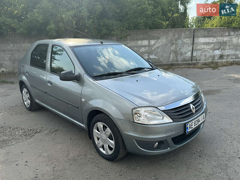 Седан Renault Logan 2010 в Новомосковске