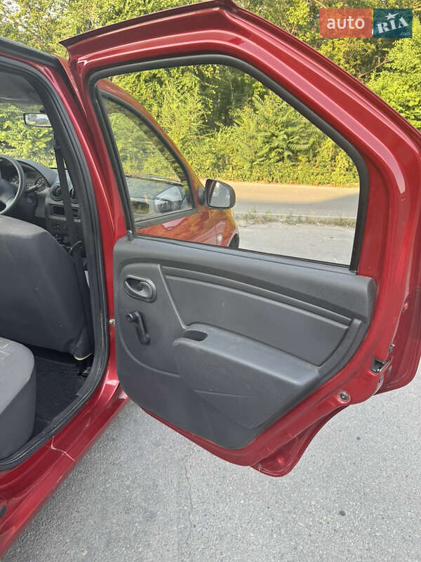 Седан Renault Logan 2009 в Днепре