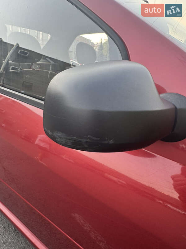 Седан Renault Logan 2009 в Днепре