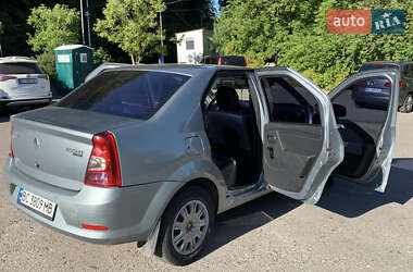 Седан Renault Logan 2010 в 