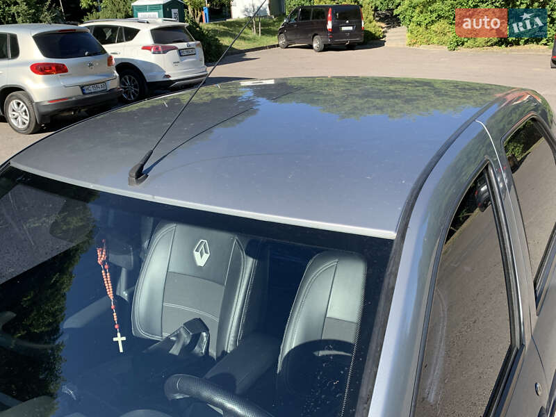 Седан Renault Logan 2010 в Львове