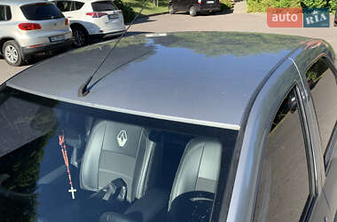 Седан Renault Logan 2010 в 