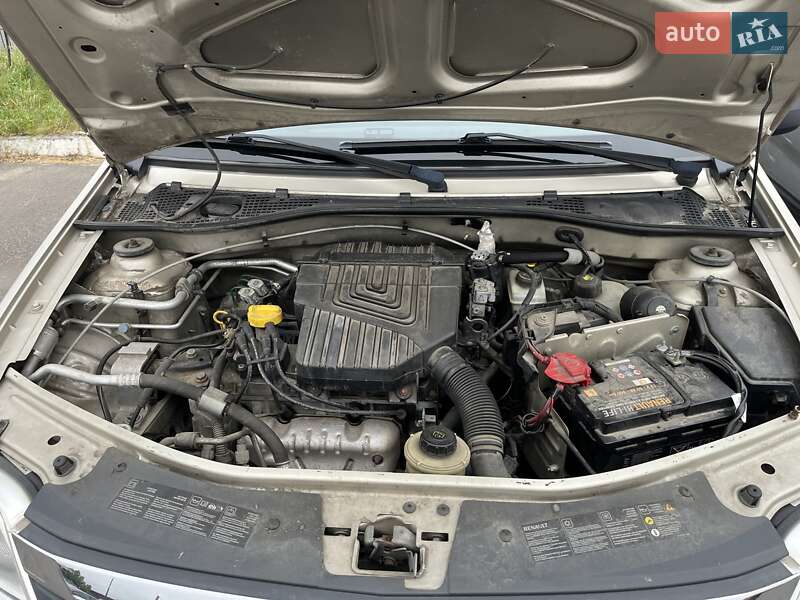 Седан Renault Logan 2012 в Львове