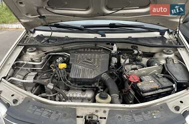 Седан Renault Logan 2012 в 