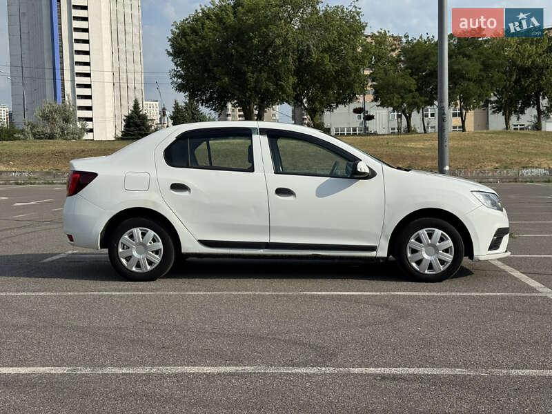 Седан Renault Logan 2016 в Києві