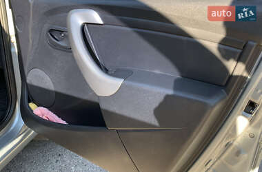 Седан Renault Logan 2010 в 