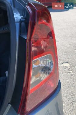 Седан Renault Logan 2010 в 