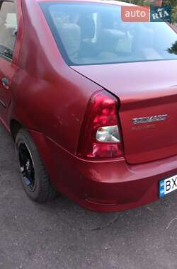 Седан Renault Logan 2010 в 