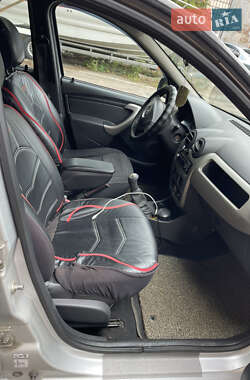 Седан Renault Logan 2010 в 