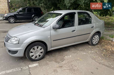 Седан Renault Logan 2010 в 