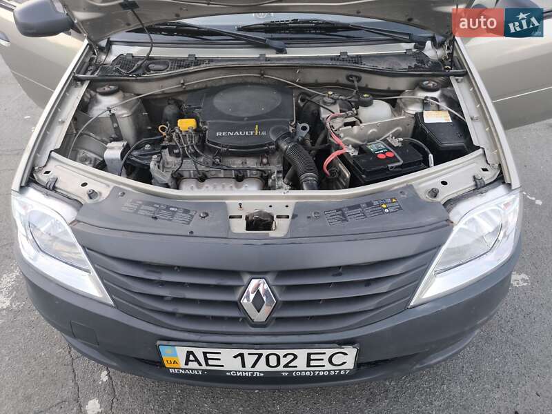 Седан Renault Logan 2009 в Днепре