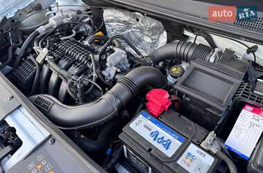 Седан Renault Logan 2021 в 