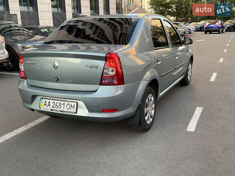Седан Renault Logan 2011 в Киеве