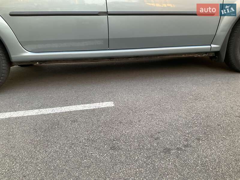 Седан Renault Logan 2011 в Киеве