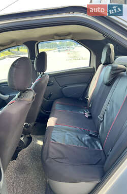 Седан Renault Logan 2010 в 