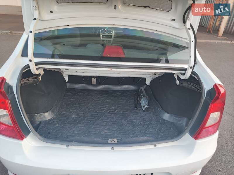Седан Renault Logan 2012 в Кривом Роге
