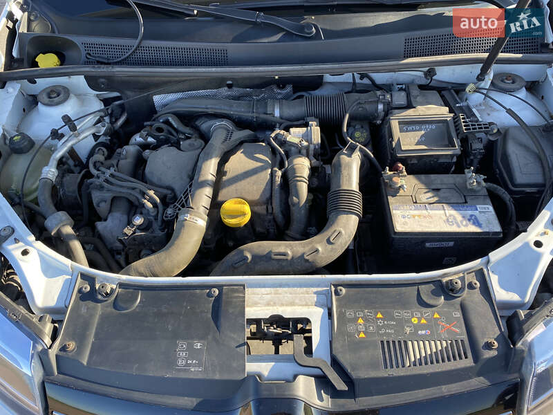 Седан Renault Logan 2019 в Бобровиці