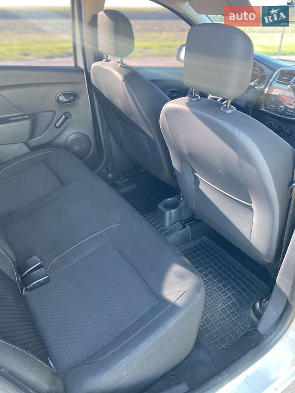 Седан Renault Logan 2019 в Бобровиці