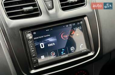 Седан Renault Logan 2016 в 