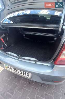 Седан Renault Logan 2010 в 