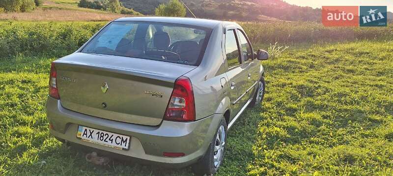 Седан Renault Logan 2011 в Турці