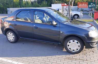 Седан Renault Logan 2012 в 
