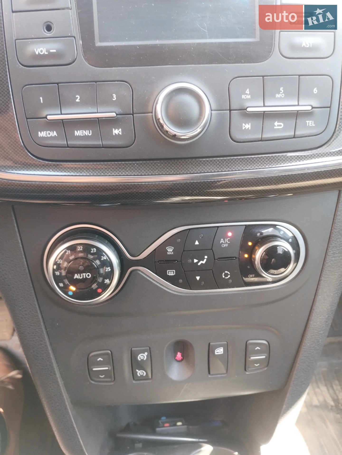 2018 Renault Logan - мініатюра 9
