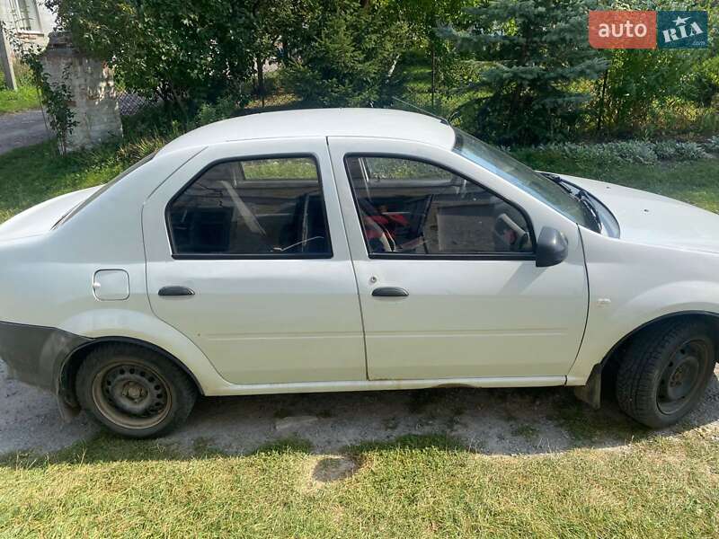 Седан Renault Logan 2012 в Дубно