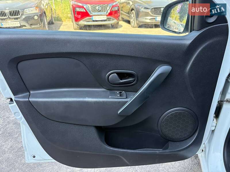 Универсал Renault Logan 2015 в Виннице фото 9 Универсал Renault Logan 2015 в Виннице