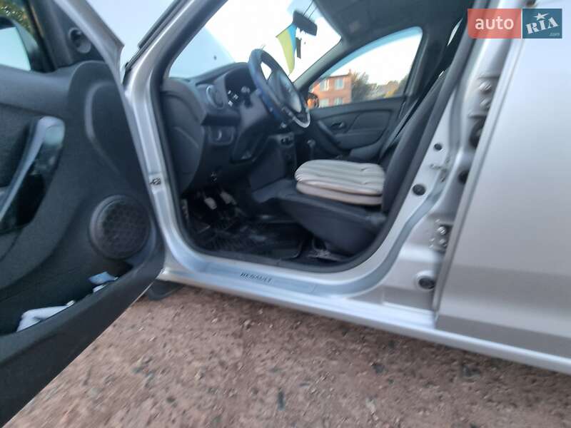 Седан Renault Logan 2013 в Кривом Роге