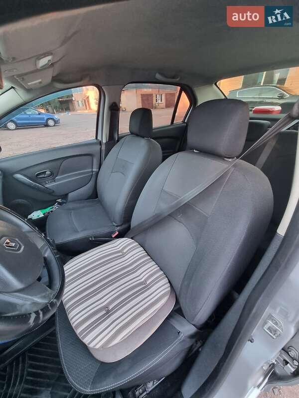 Седан Renault Logan 2013 в Кривом Роге