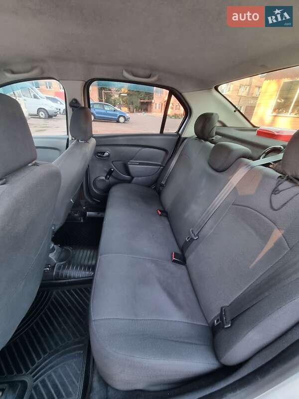 Седан Renault Logan 2013 в Кривом Роге