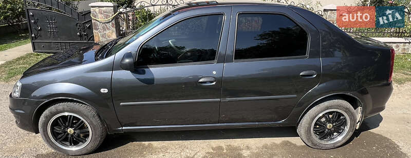 Седан Renault Logan 2010 в Коломые