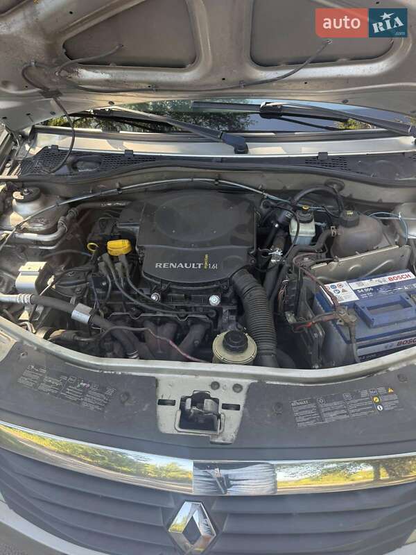 Седан Renault Logan 2011 в Синельниковому