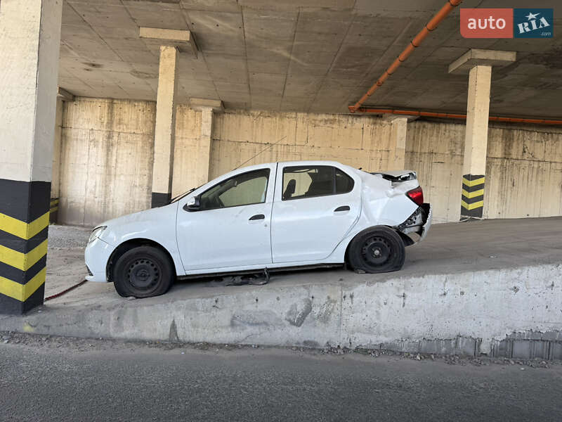 Седан Renault Logan 2015 в Киеве