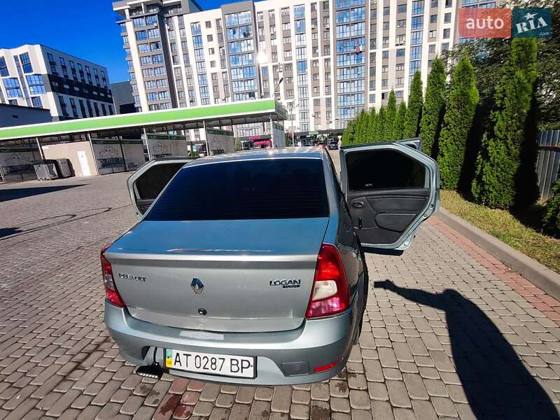 Renault Logan 2011