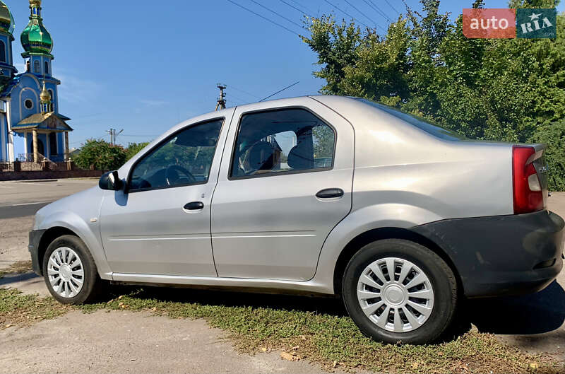 Седан Renault Logan 2011 в Переяславі