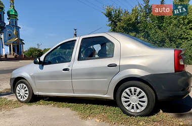 Седан Renault Logan 2011 в 
