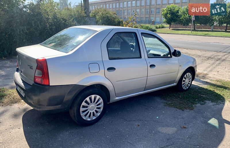 Седан Renault Logan 2011 в Переяславі