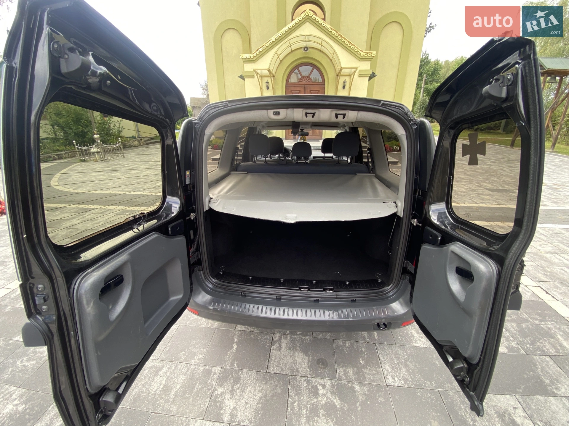 2010 Renault Logan - мініатюра 11